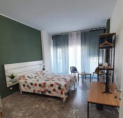 לינה וארוחת בוקר De Matha House