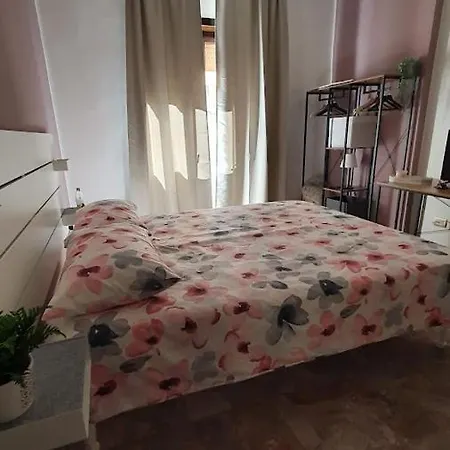 De Matha House Bed and Breakfast Νάπολη